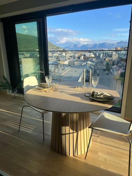 City Center 7Th Floor Apartement With Beautiful View Tromsø Exteriér fotografie